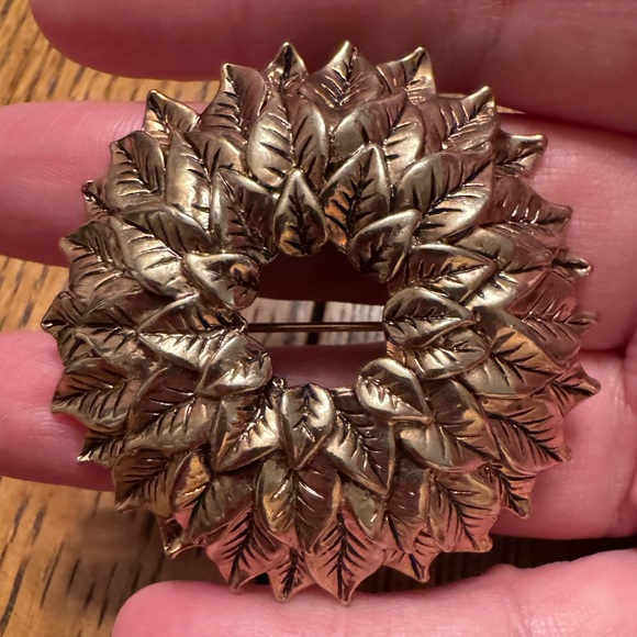 Monet Jewelry - Monet vintage gold tone dome leaf brooch, EUC, 2”.